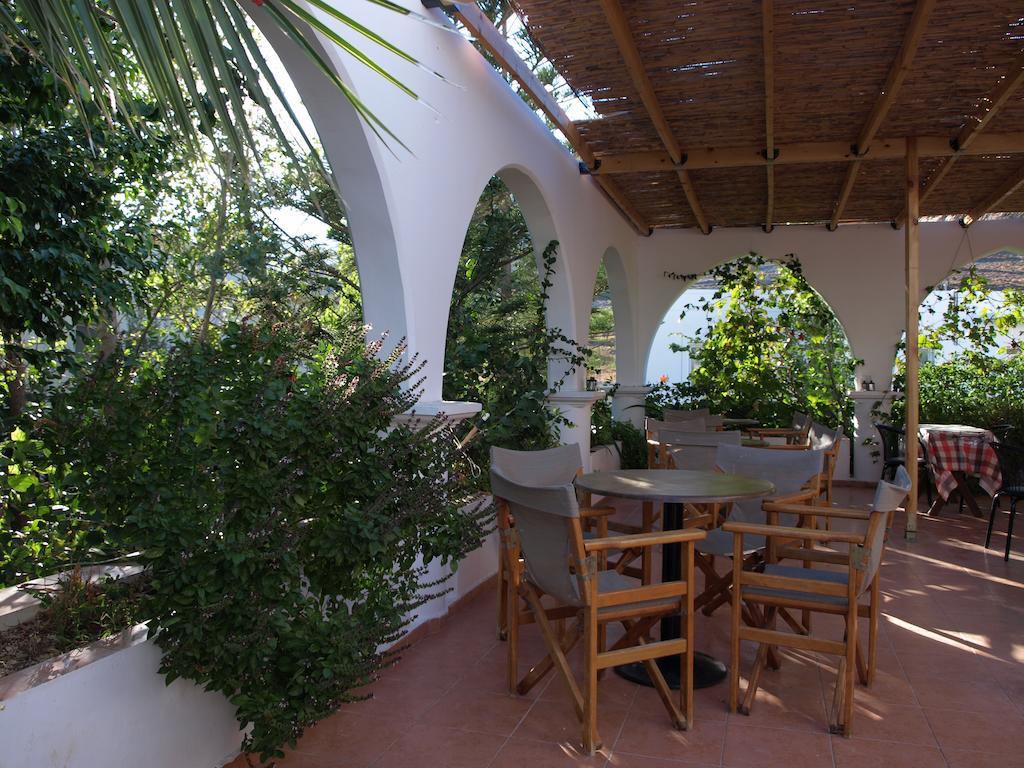 Eristos Beach Hotel Megalon Chorion  Exterior photo
