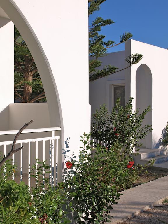 Eristos Beach Hotel Megalon Chorion  Exterior photo