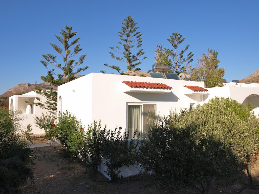 Eristos Beach Hotel Megalon Chorion  Exterior photo