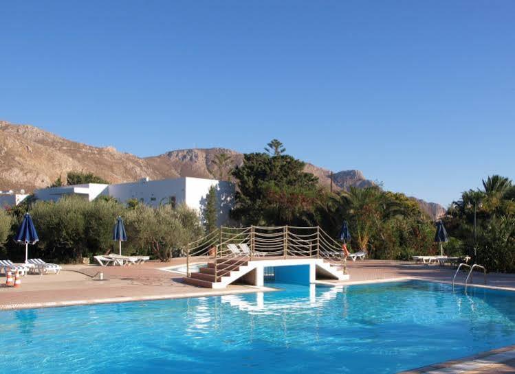 Eristos Beach Hotel Megalon Chorion  Exterior photo
